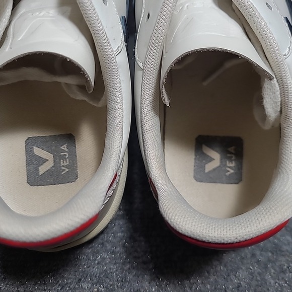 VEJA V-10 Sneakers Womens Size 7 White Red Blue Leather White Nautico Pekin - Picture 16 of 16
